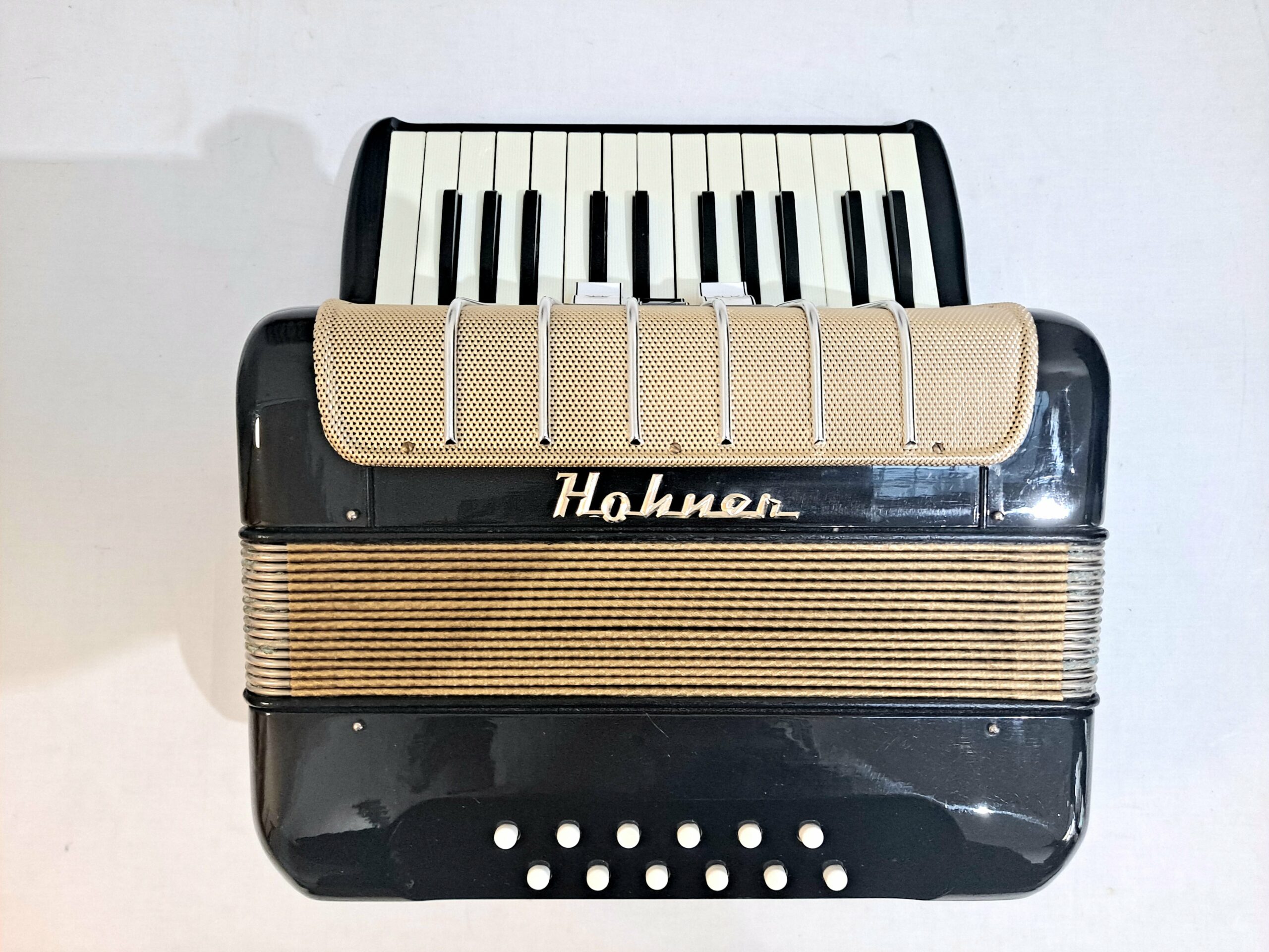 Hohner Student II 12 Bass Accordion